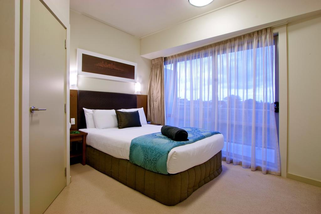 Vr Takapuna Auckland Exterior foto A bedroom at the Mantra on Lakeview