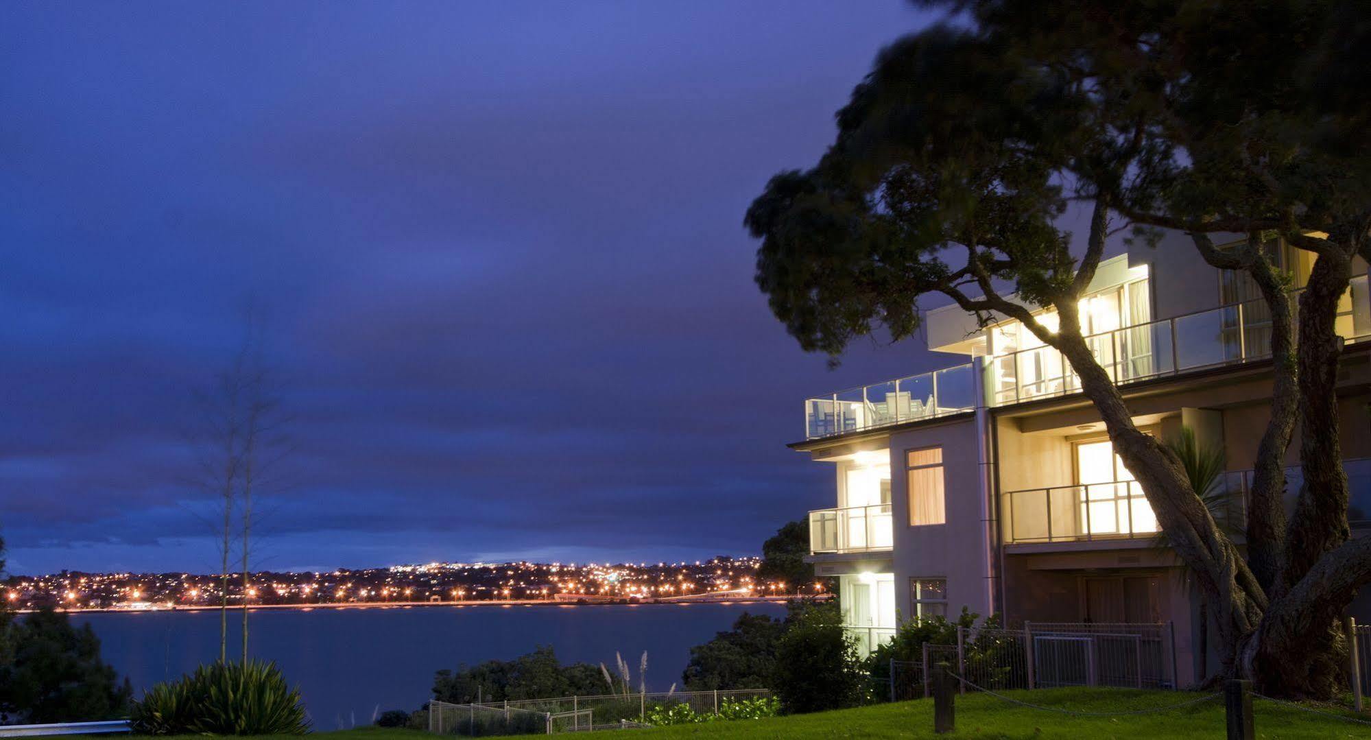 Vr Takapuna Auckland Exterior foto Apartments overlooking the bay